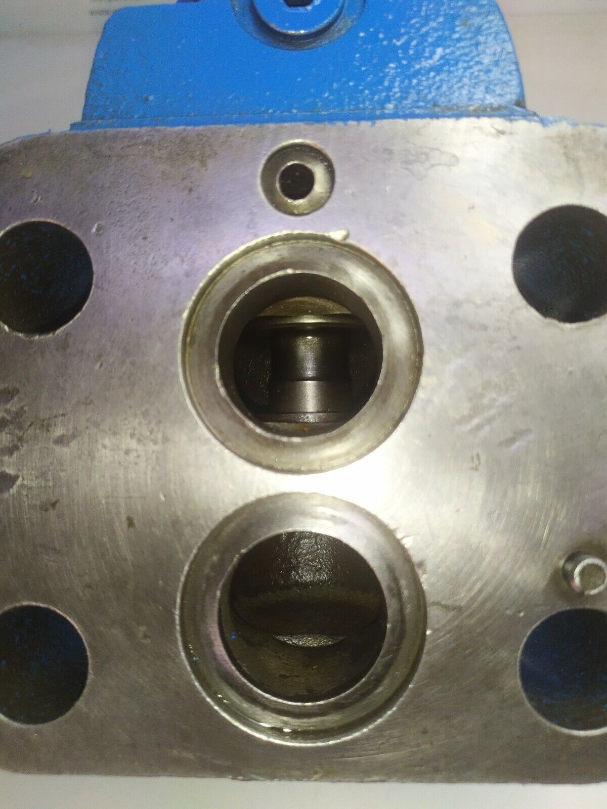 CG 10 F 30 Vickers Pressure Relief valve Range: 1500-3000 psi max.
