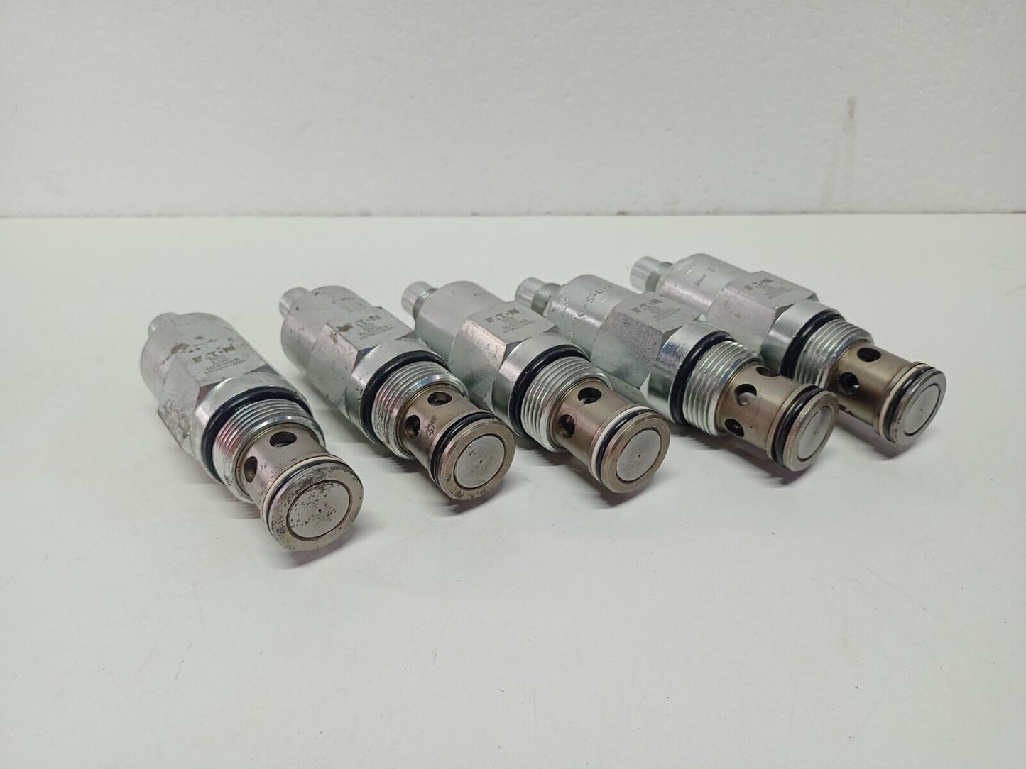 Eaton Vickers FR2-16-S-0-/0.50 Flow regulator Cartridge only 3000PSI - NEW