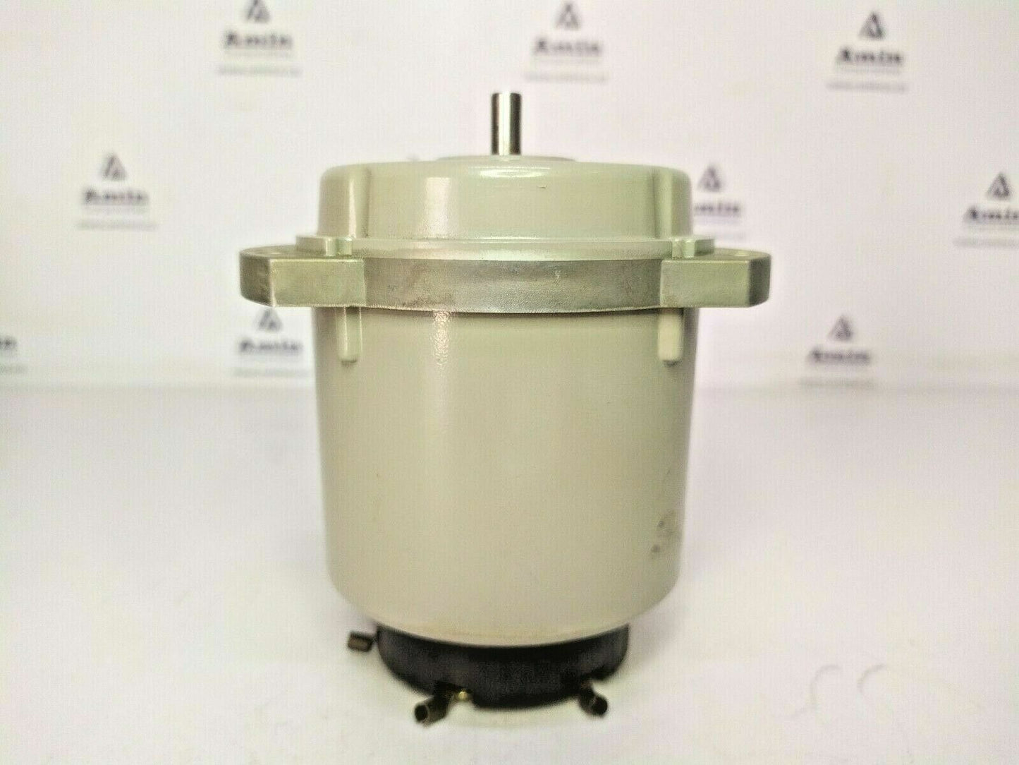 Tamagawa Synchro Motor TS21N1E11 (100/110 V 50/60 Hz) - NEW