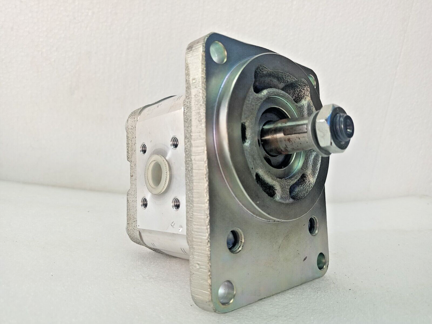 Rexroth 0510 225 006 Hydraulic gear pump 0510225006 - NEW