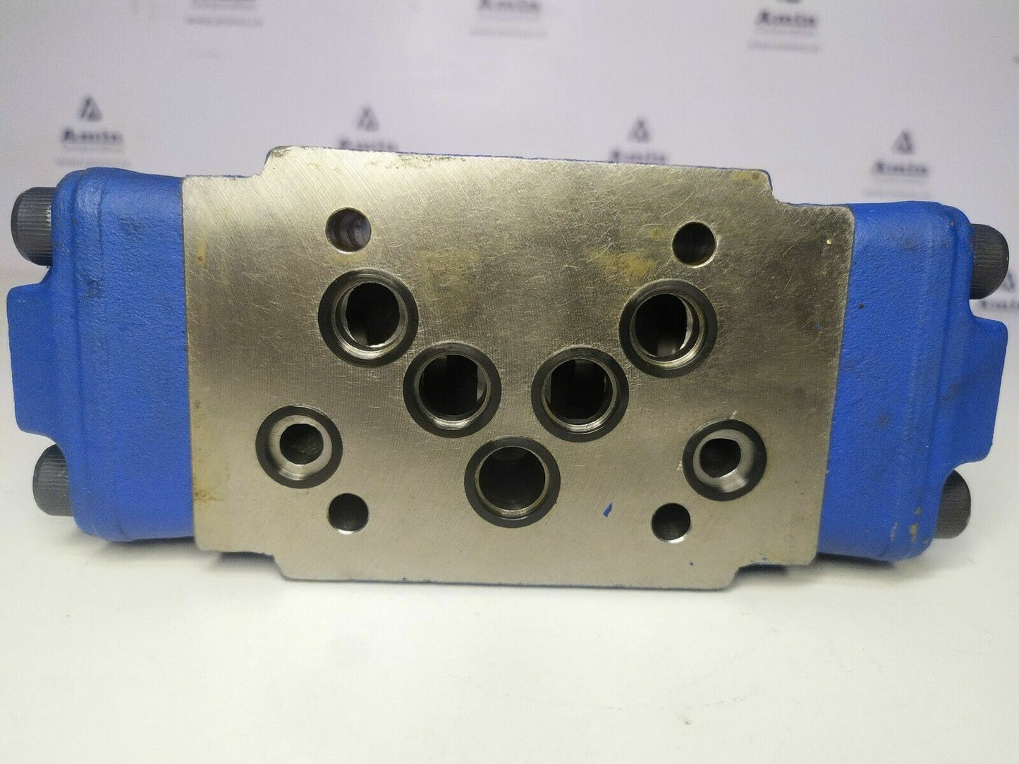 Rexroth R900538177 , 4WH10Q45/ Directional control valve - NEW