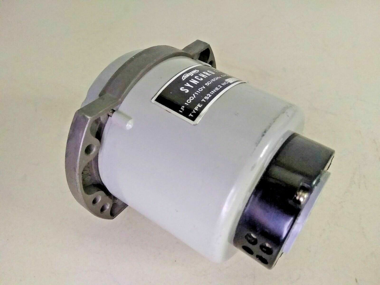 TAMAGAWA TS21N1E2 Synchro Motor TX (100/110V AC, 50/60 Hz) - NEW
