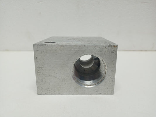 Sun hydraulics CAE 0GW8-A2 Ninety degree with gauge port