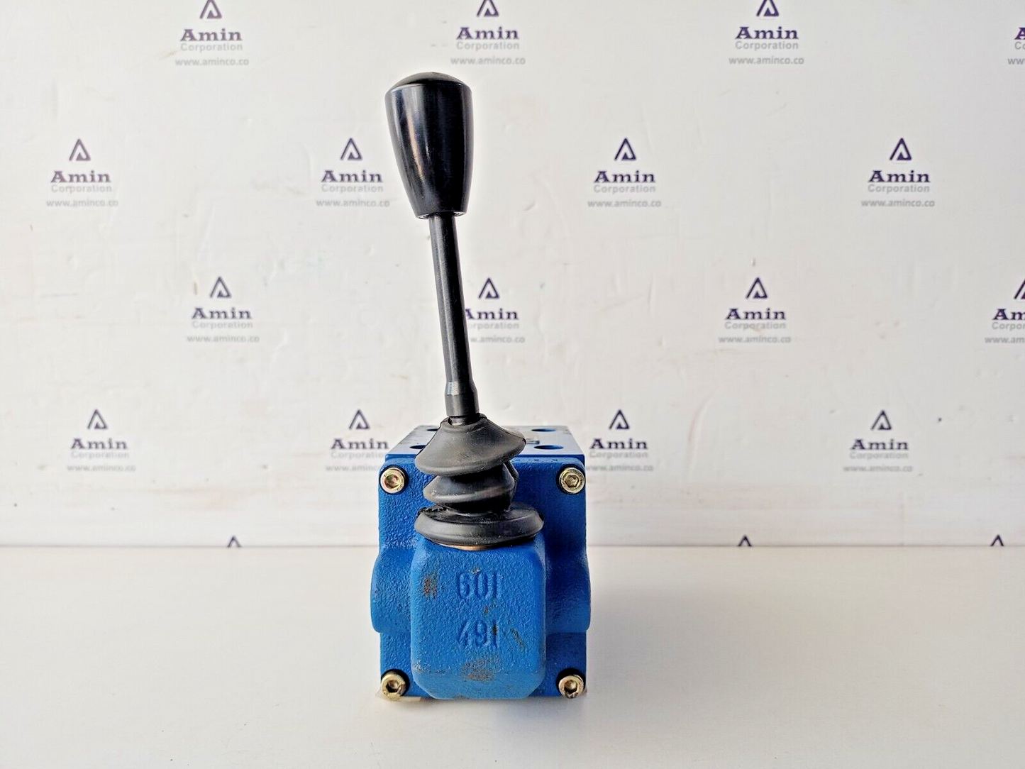 REXROTH 4WMM 10 C31 Directional control valve MNR R900597811 - NEW