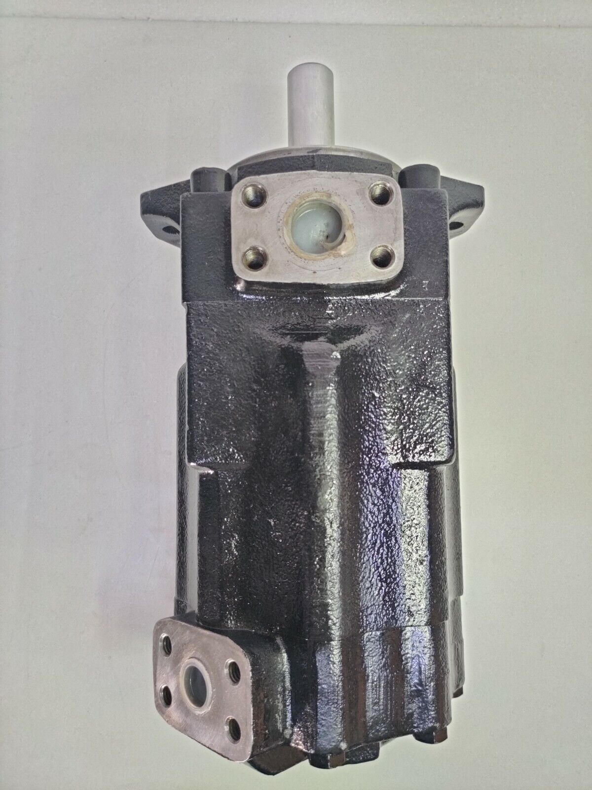 Denison Hydraulics T6CCMW B14 B05 2R00 D111 Hydraulic Double vane pump