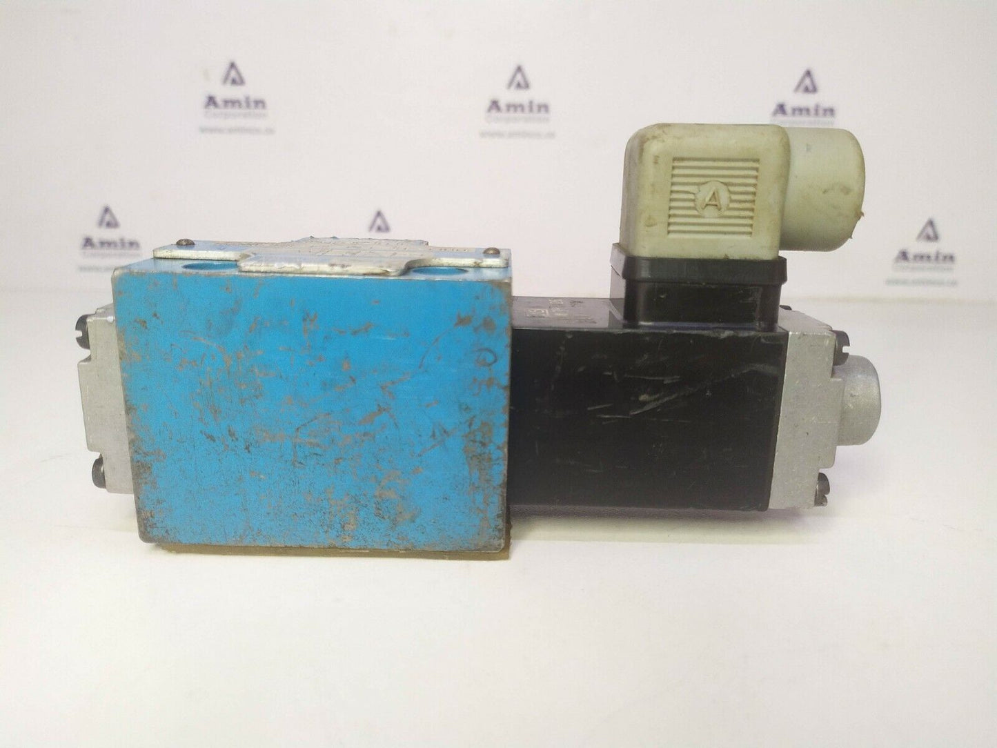 Abex Denison 3D01-35-111-01-01-00A1-00327 Directional control valve