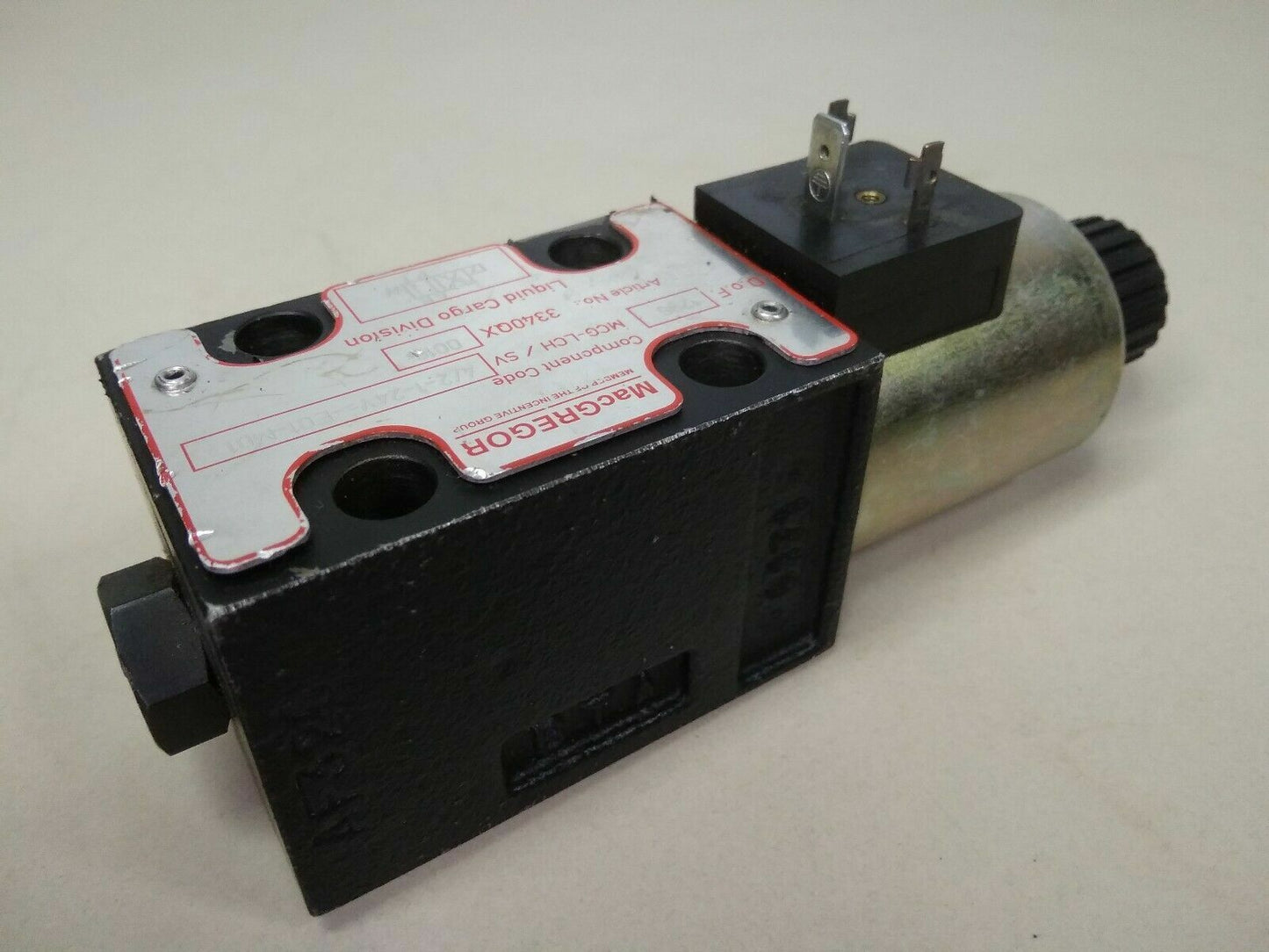 Macgregor MCG-LCH/SV 4/2-1-24V=-E01-M01 Directional control Valve - NEW