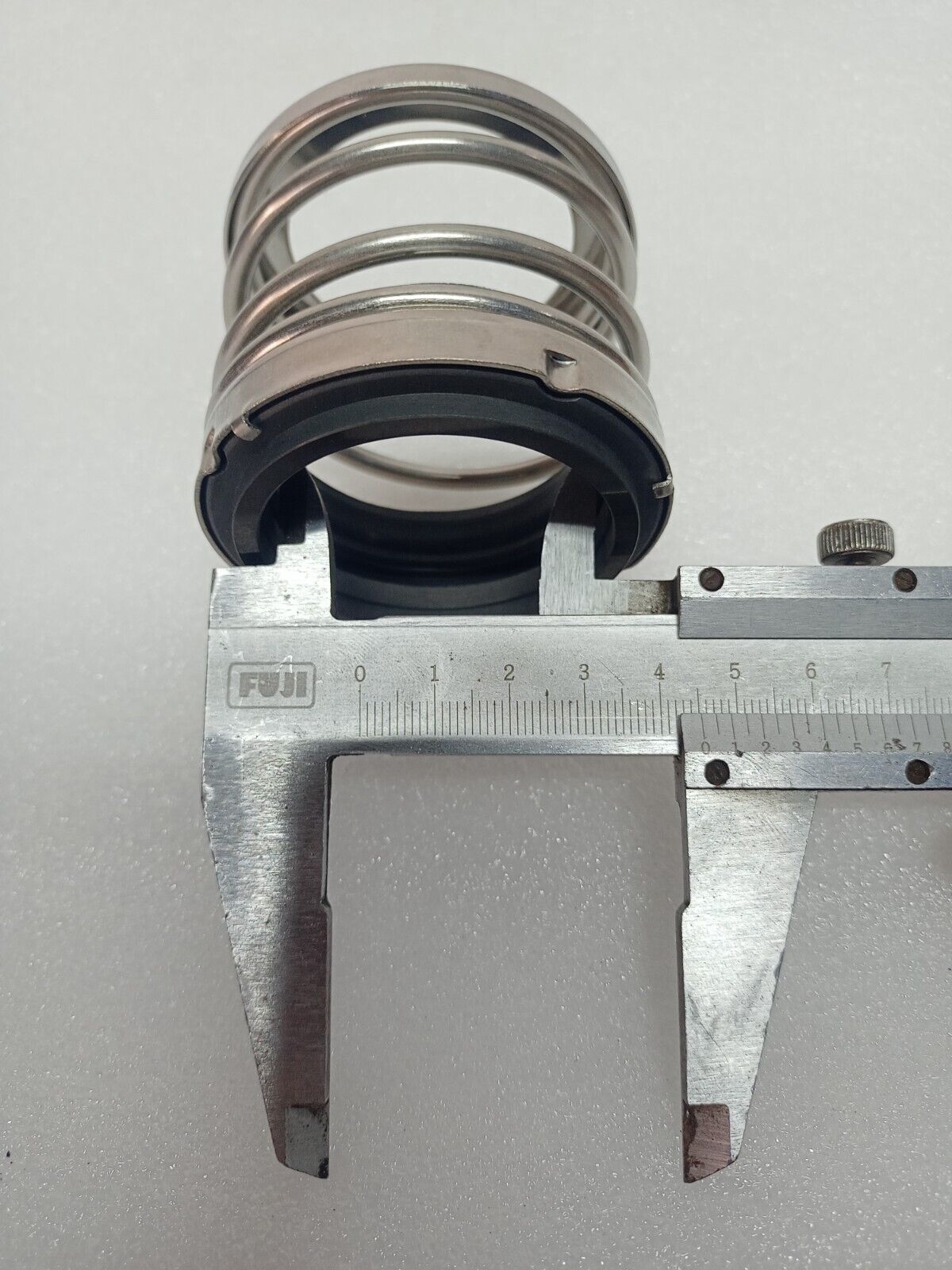 LS Seals LSV11R045 Mechanical seal size: 45mm for Hot water Cir. pump - NEW