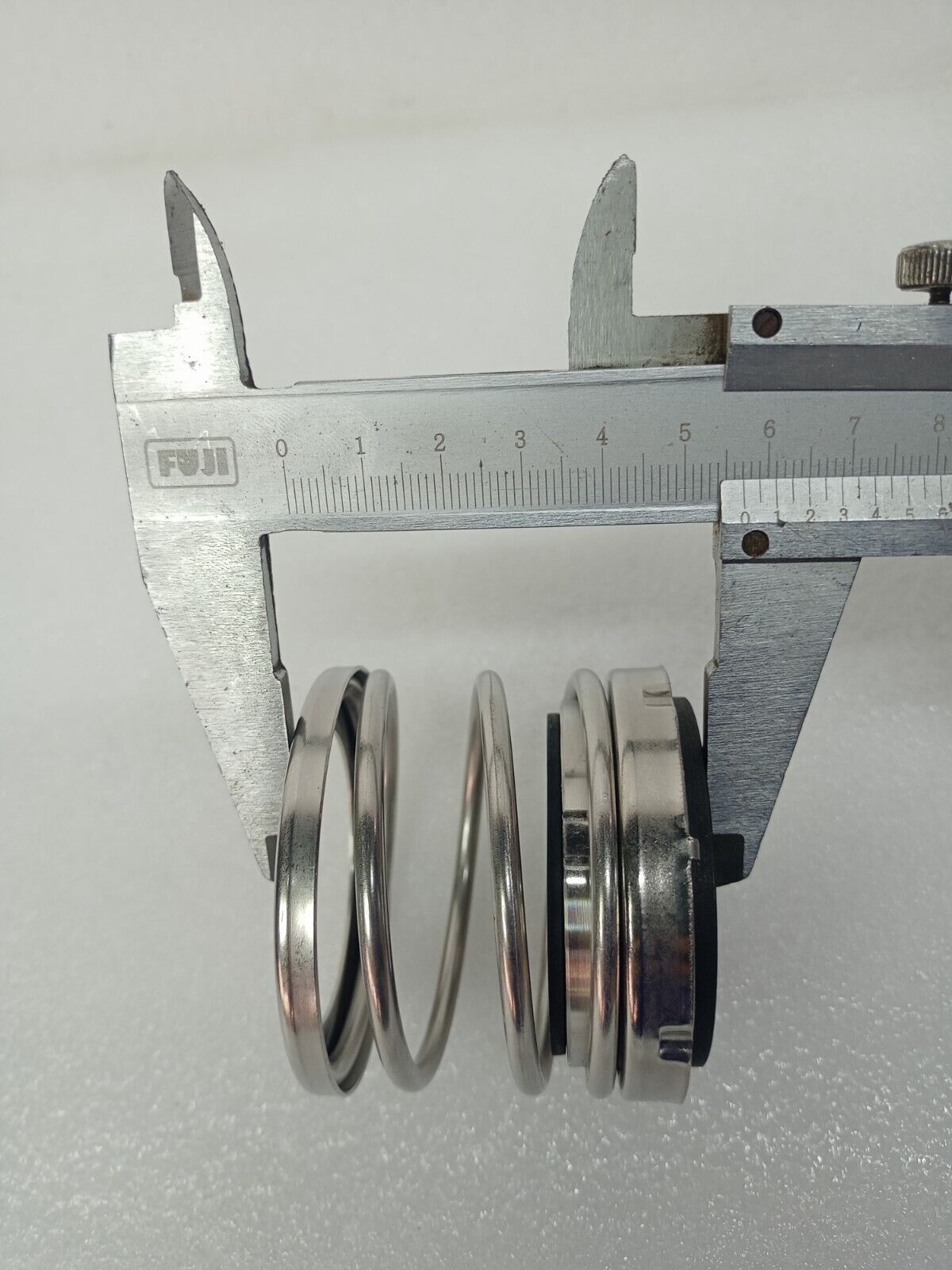 LS Seals LSV11R045 Mechanical seal size: 45mm for Hot water Cir. pump - NEW