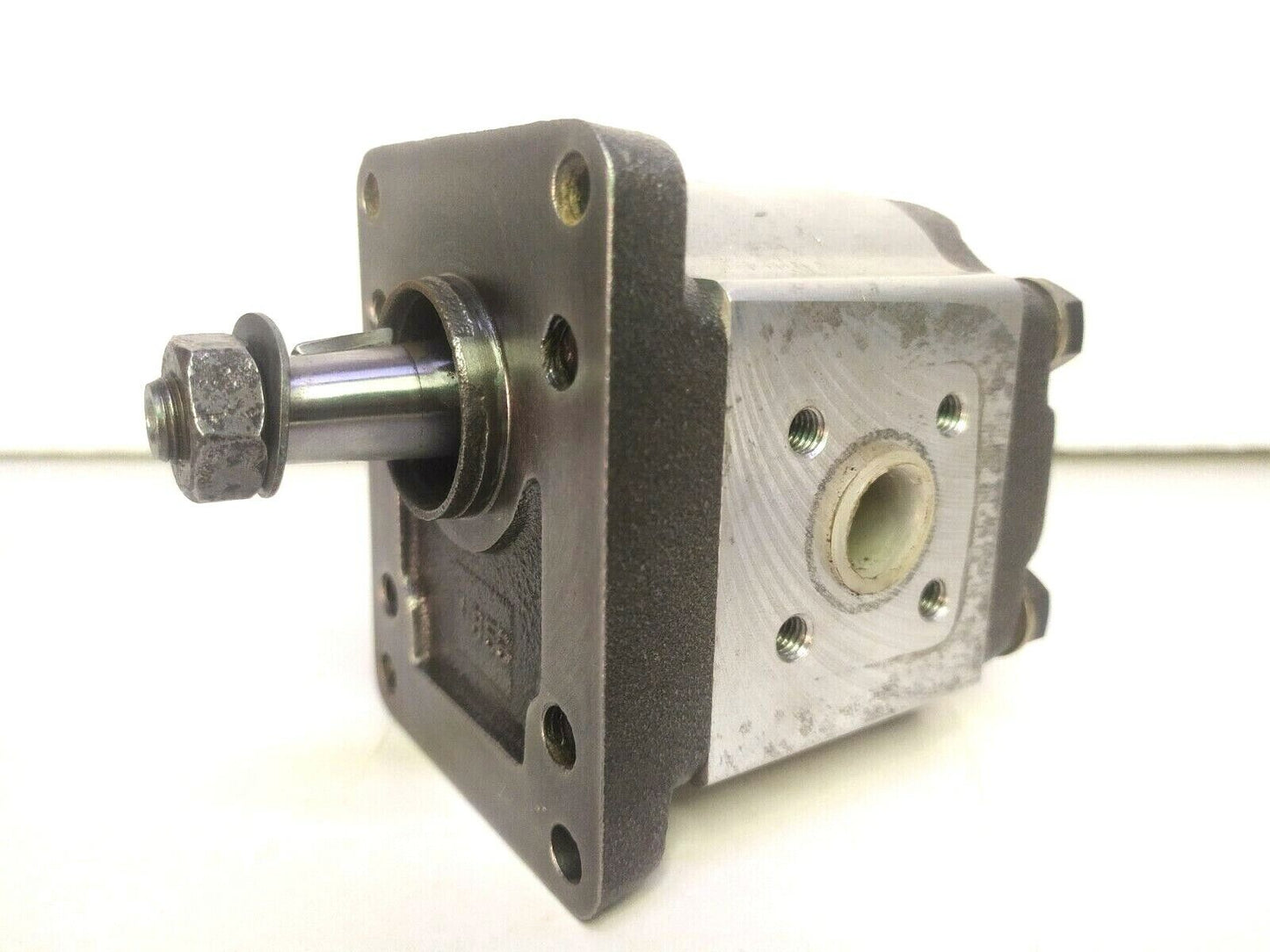 Parker PGP505A0060CQ2D2NJ7J5B1B1 Hydraulic gear pump 331 9111 040 gear pump