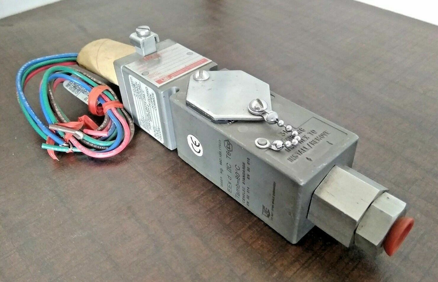 UE Pressure Switch 119 Series Type:H119 Model:358 Range: 15-200 psi NEW