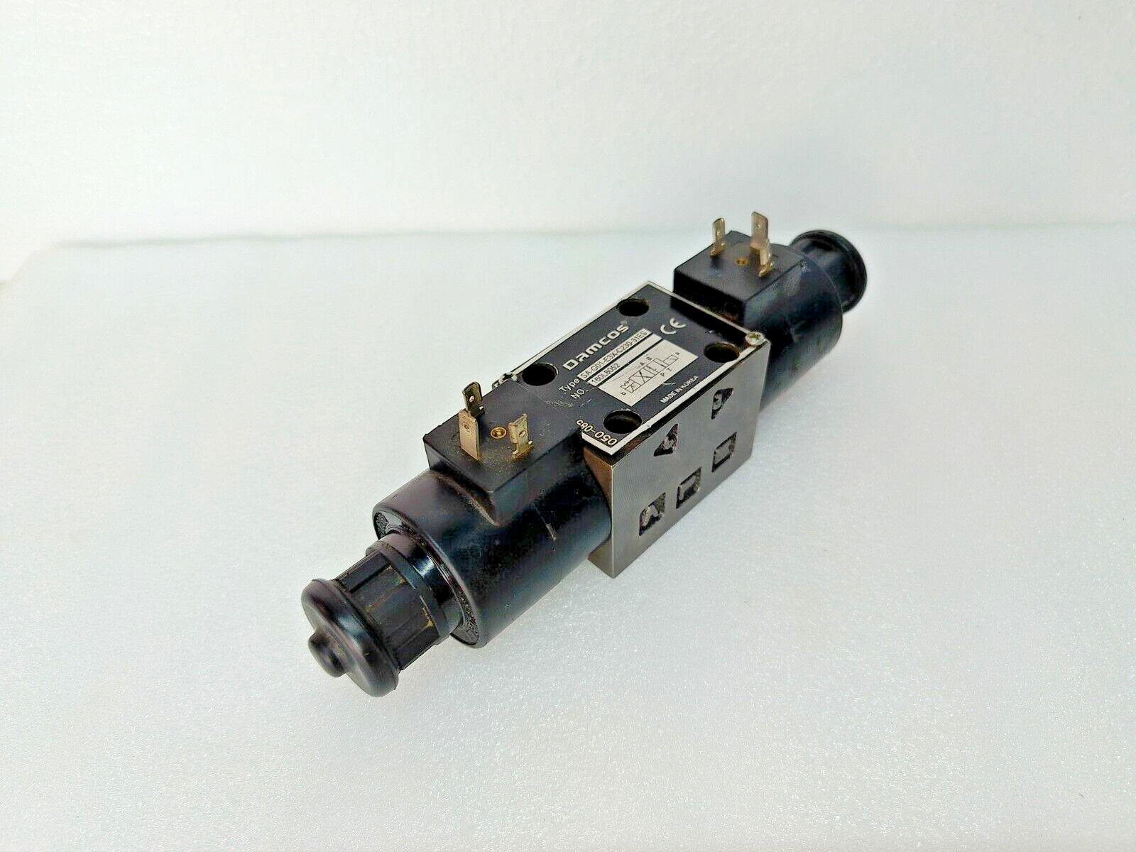 Damcos SA-G01-E3X-C230-31ES Directional control valve 160L8052