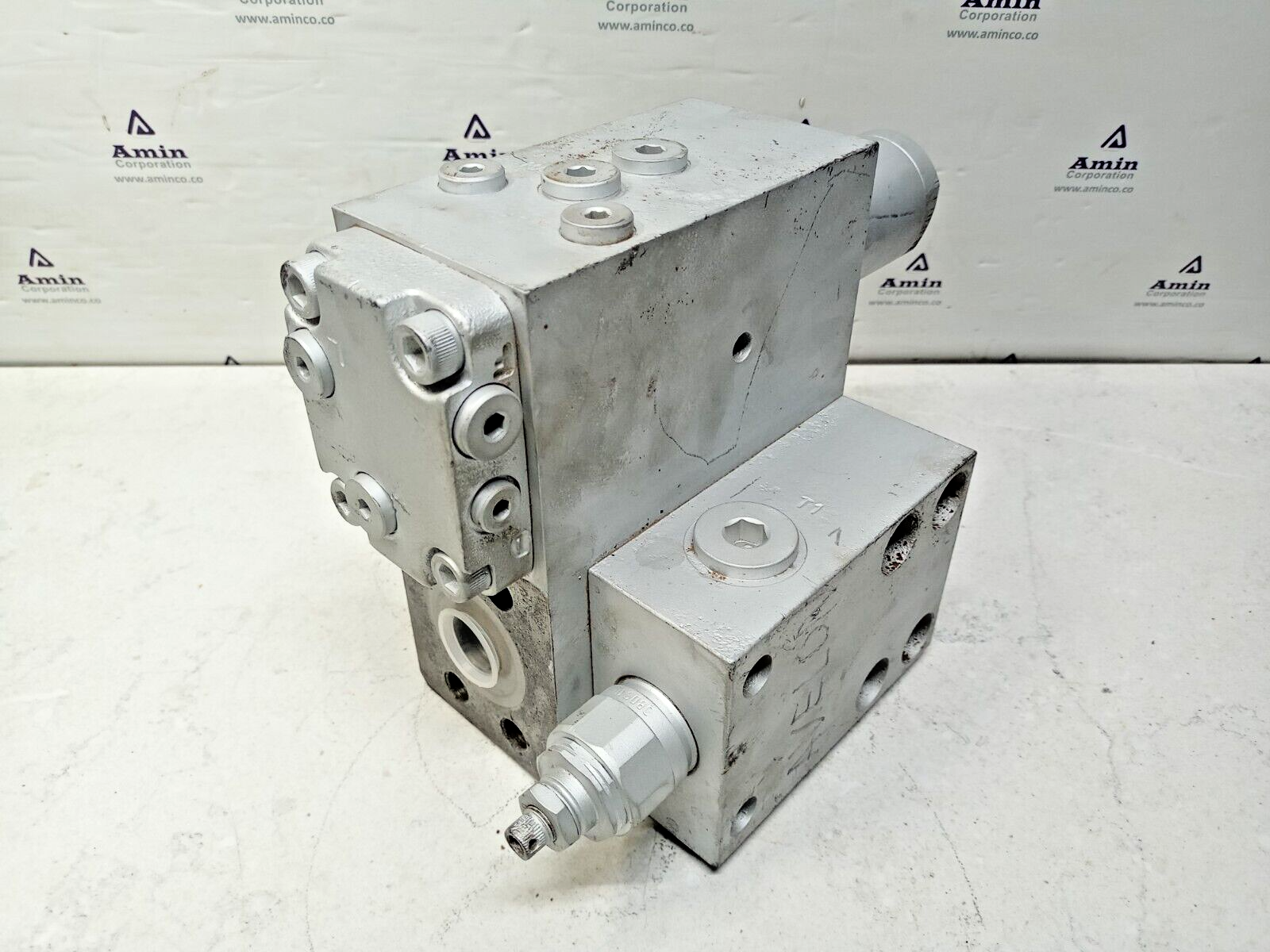 Rexroth DBDS10K18/400 S0 159 08W11 Hydraulic pressure relief valve with block