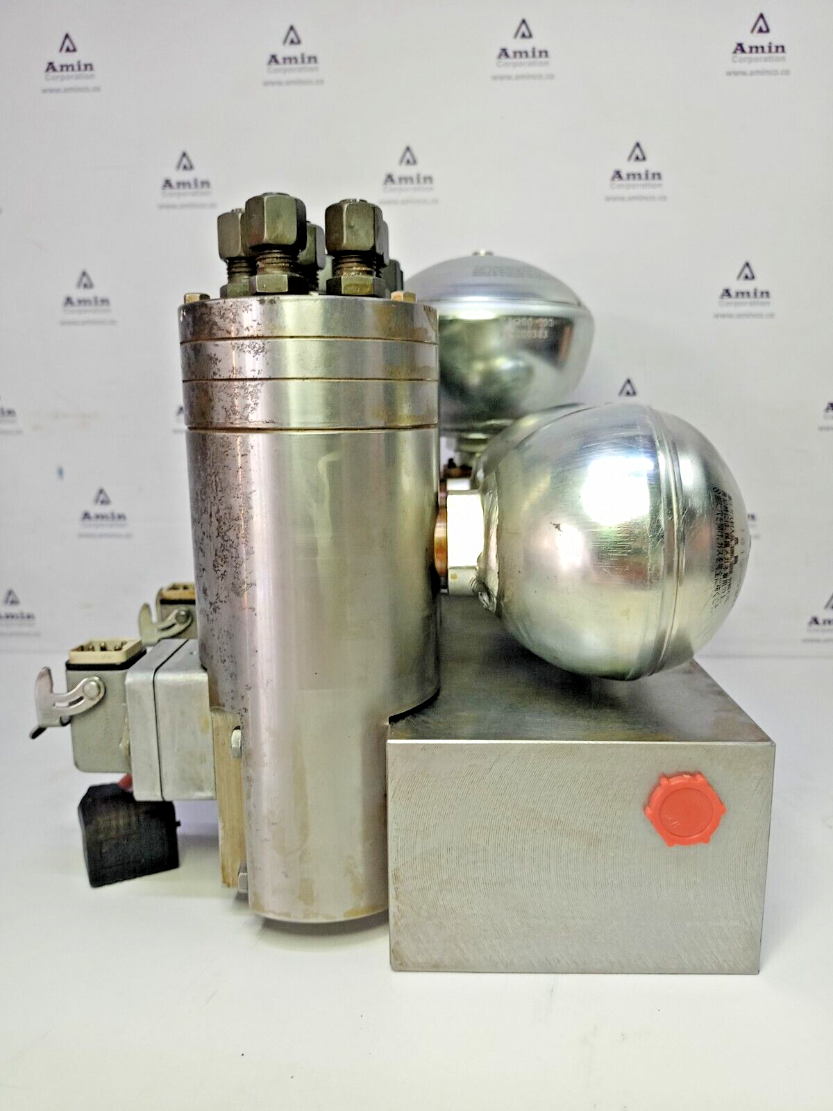 Excavator Energy Accumulator MU70-300, MUV200-500 with Hydraulic valve block