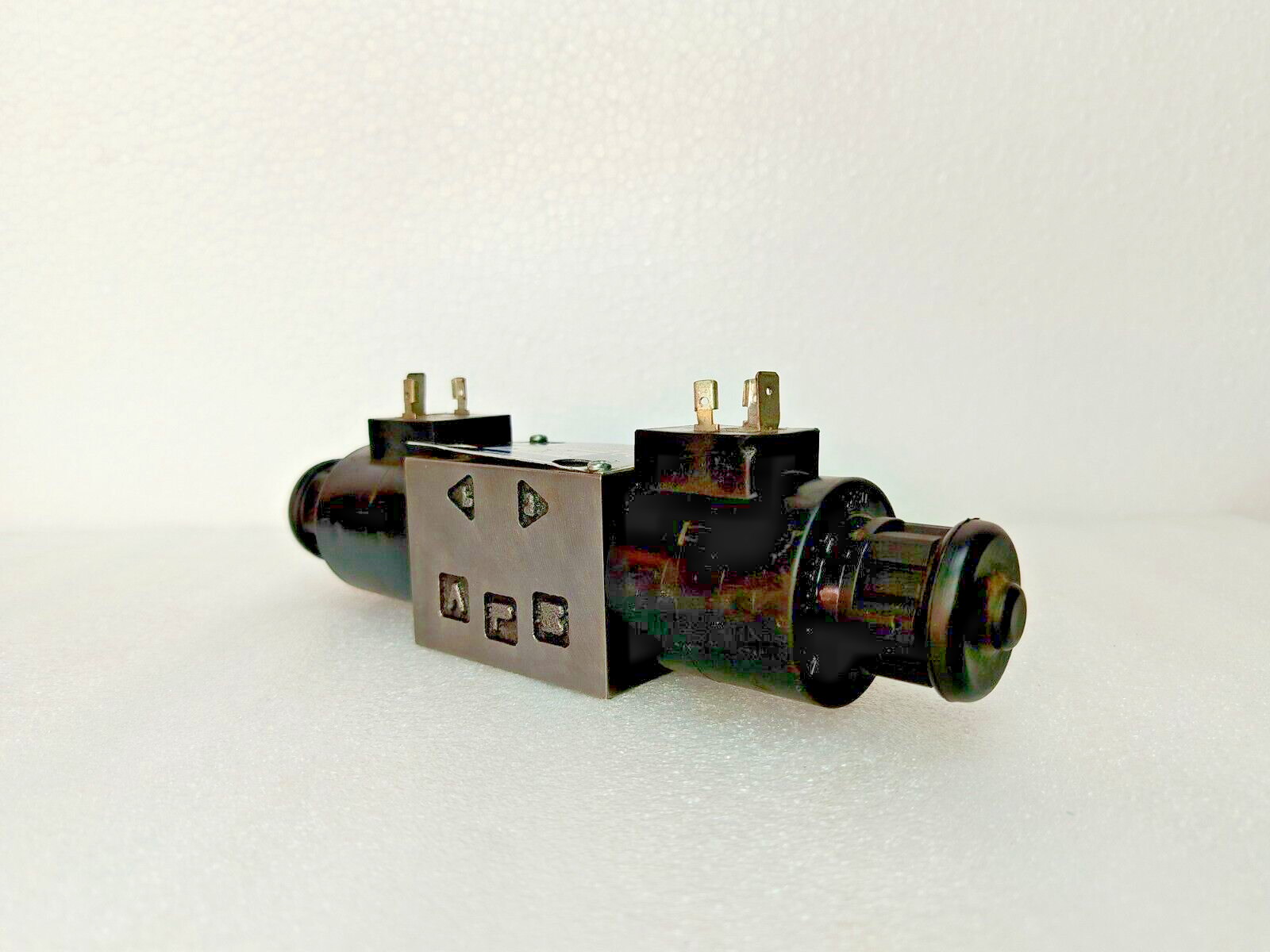 Damcos SA-G01-E3X-C230-31ES Directional control valve 160L8052