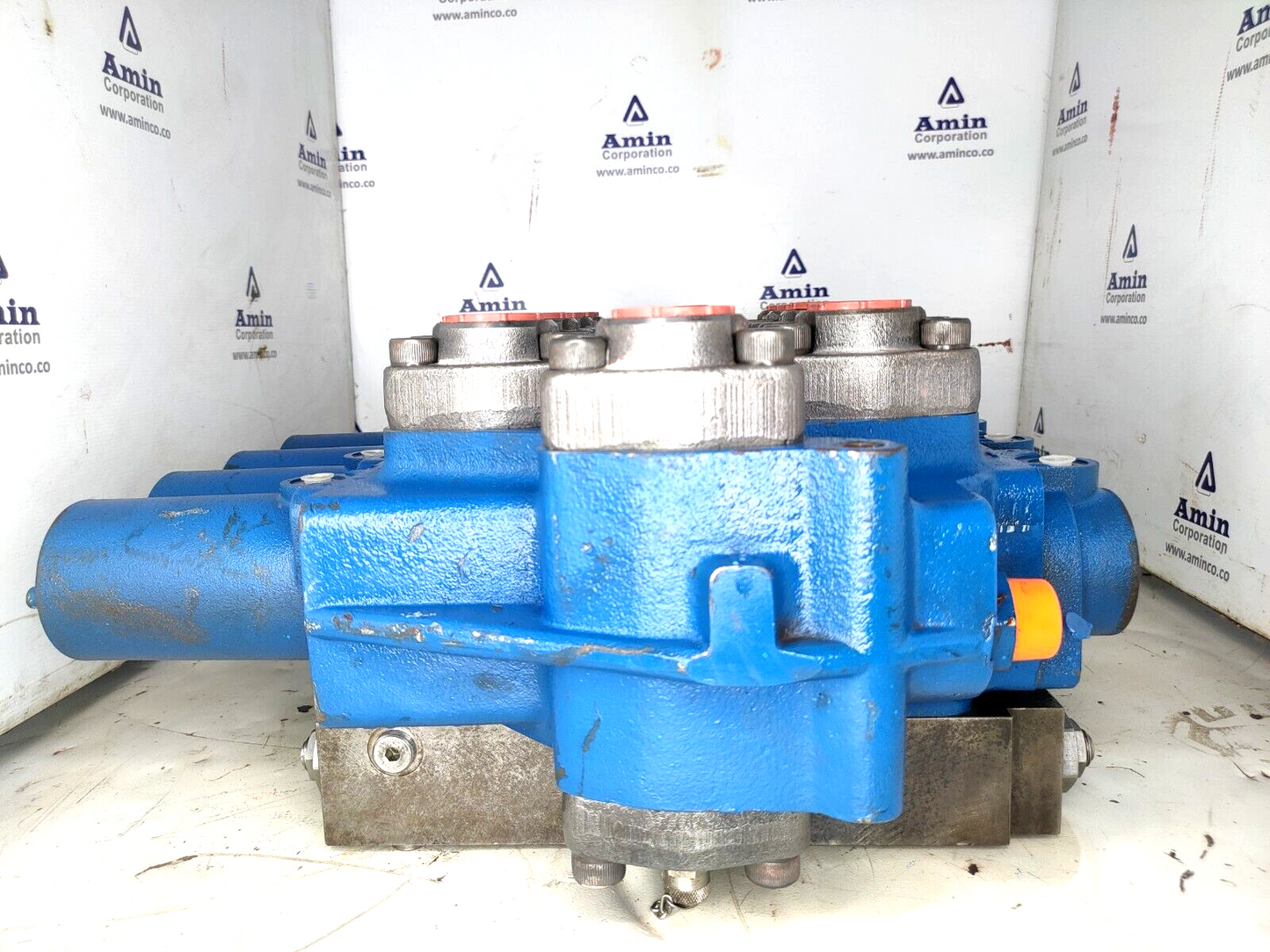 Rexroth MO-3928-02/4MO-32PHWKM11-M12 R900967377 Open center control block