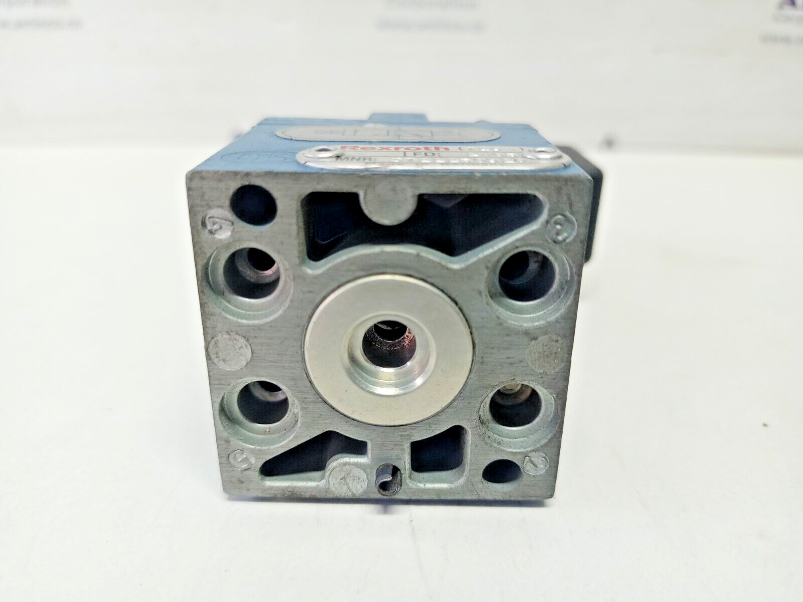 Rexroth 3722250920 Pneumatic valve FD: 12W05 - NEW