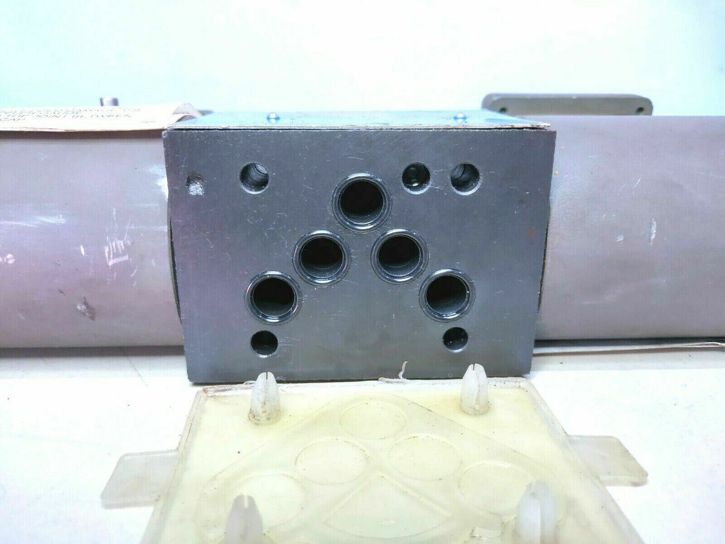 Eaton-Vickers DG4V4-016C-M-X1-ER4-10-S585 Directional control valve - NEW