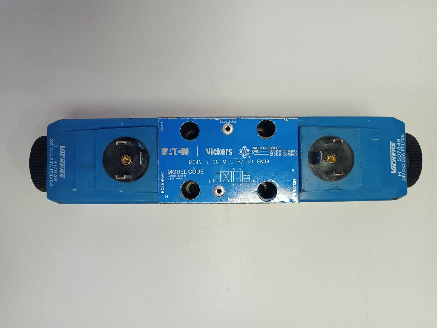 Eaton Vickers DG4V-3-2N-M-U-H7-60 Directional Control valve - NEW