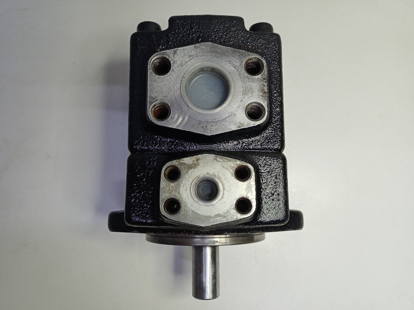 Yuken vane pump PV2R1-14-L-RAA-40 Hydraulic vane pump - Refurbished & Tested