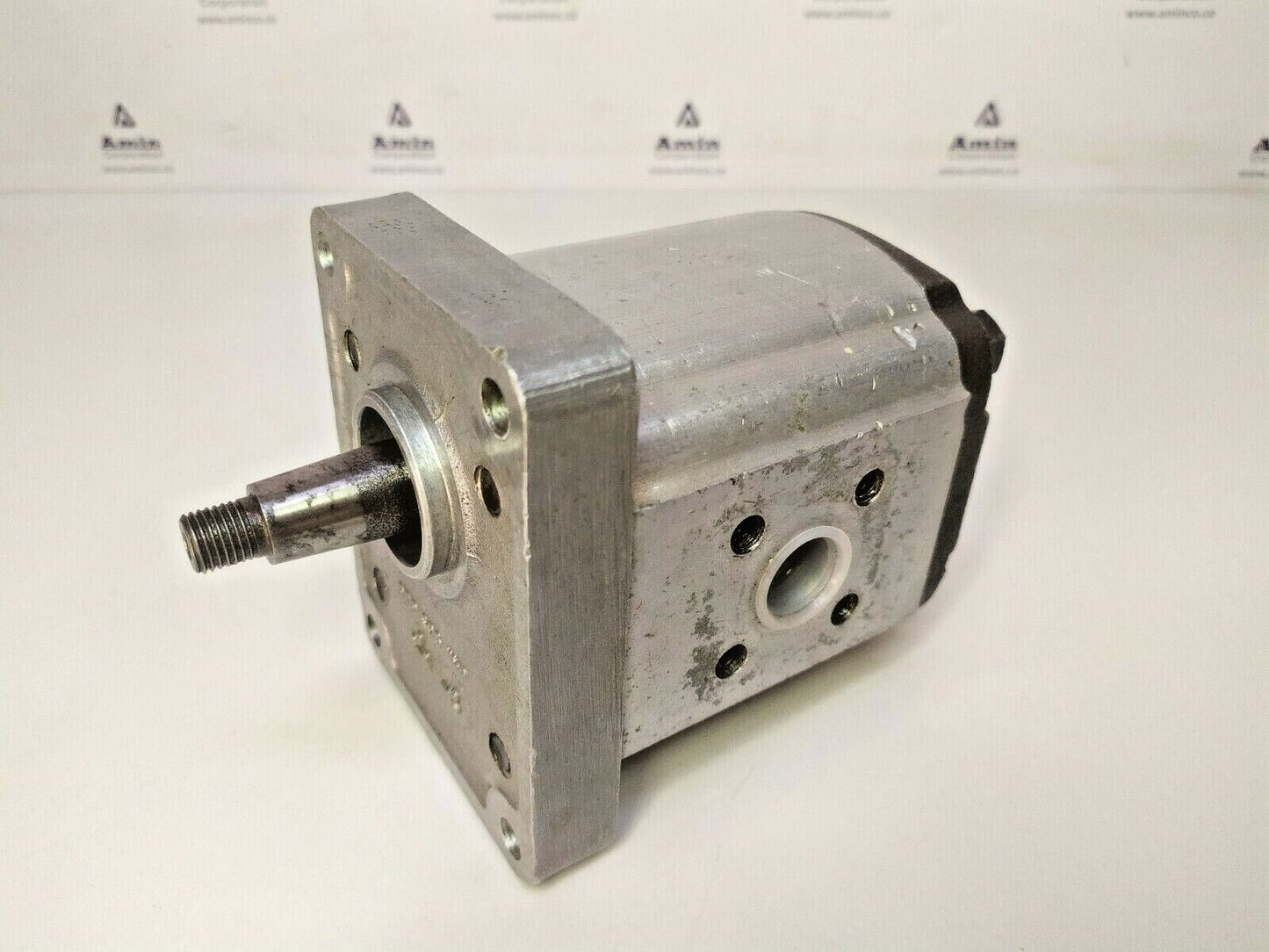 Ultra 7763 3598 Hydraulic gear pump - TESTED PUMP