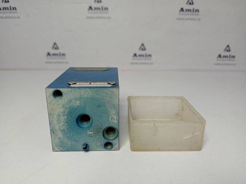 Wabco 351-002-001-0 Hydraulic Pneumatic Valve 3510020010 - New