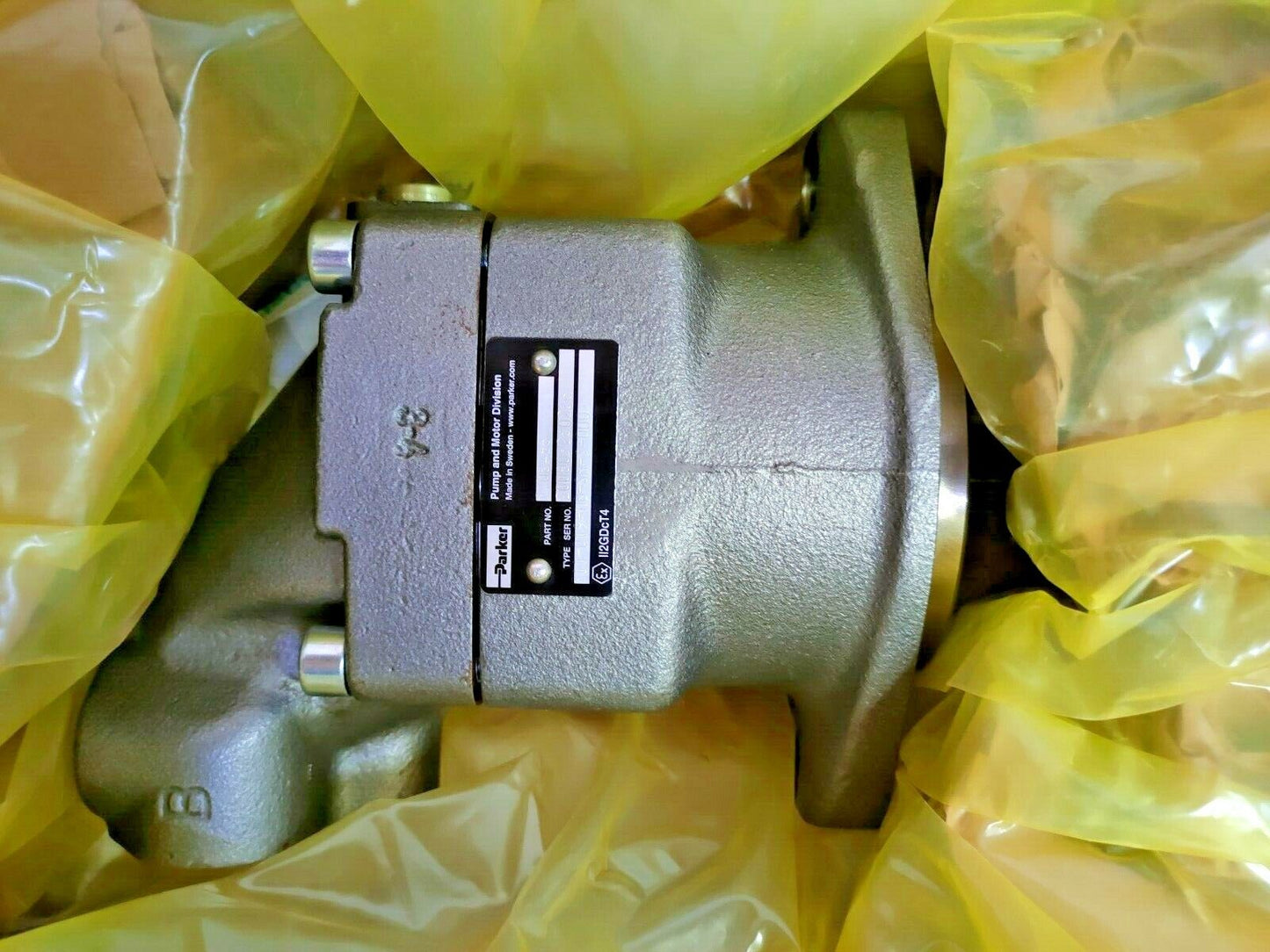Parker F11-019-MB-SH-S-000 Hydraulic Motor Part No.: 3708466 - NEW