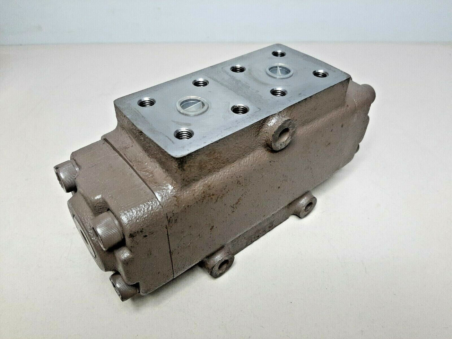 Takami Seiki TDCV3-08-80F DE CO Valve - NEW