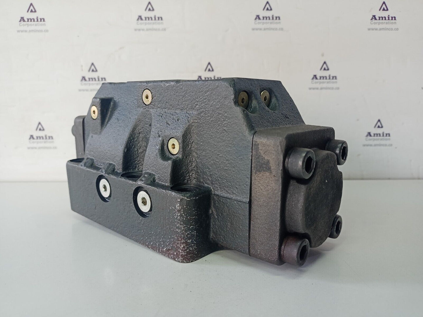 Eaton-Vickers DG5S-8-2C-T-K-M-X1-ER4-30 Directional control Valve - NEW