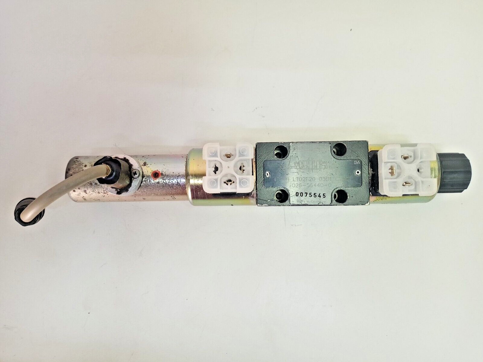 Denison Hydraulics 4DP01 LT02F20 03B1 G12C1 proportional DC valve