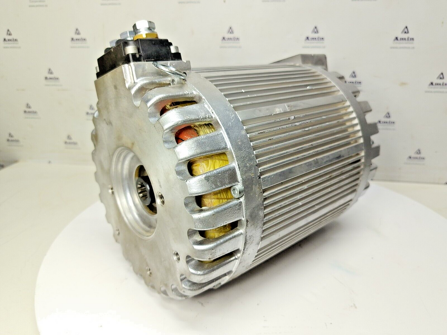 SME B00MT325B04 Motor 15kw 32v 2200-4500rpm - NEW