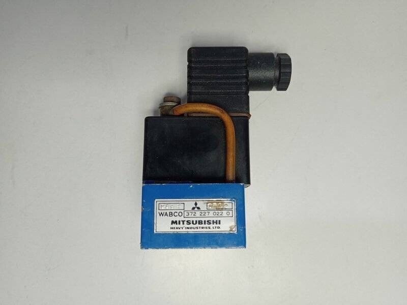 Wabco 3722270220 Pneumatic valve 372-227-022-0 - Refurbished