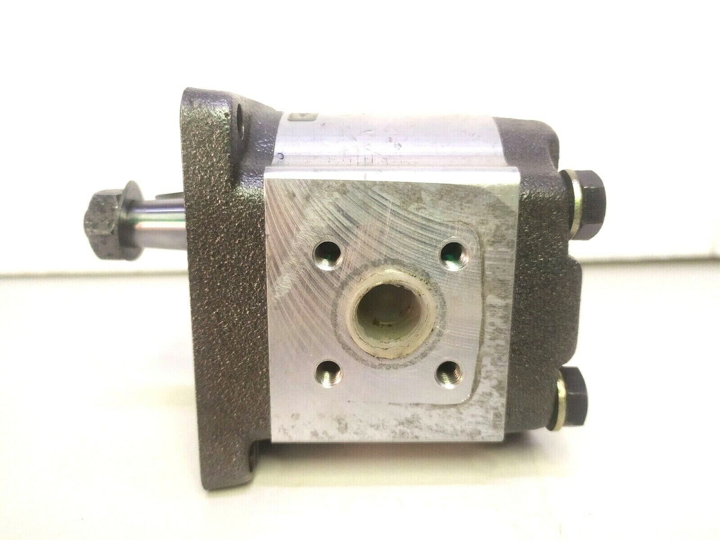 Parker PGP505A0060CQ2D2NJ7J5B1B1 Hydraulic gear pump 331 9111 040 gear pump