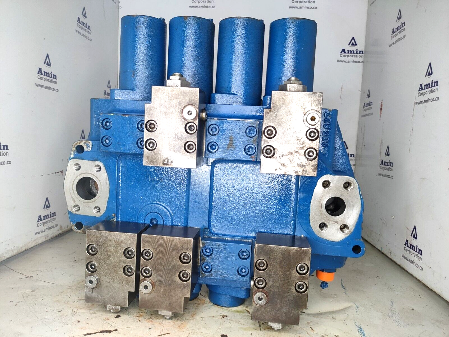 Rexroth MO-3928-02/4MO-32PHWKM11-M12 R900967377 Open center control block