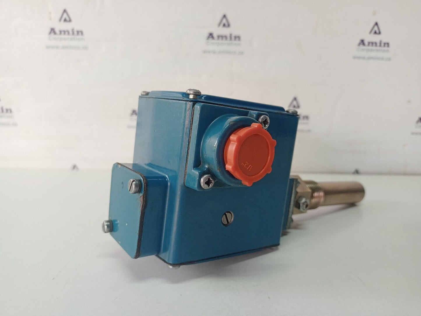Amot Controls Model 4140 Temperature Switch 4140DR1H00CE4-EE Range:83-104°C- NEW