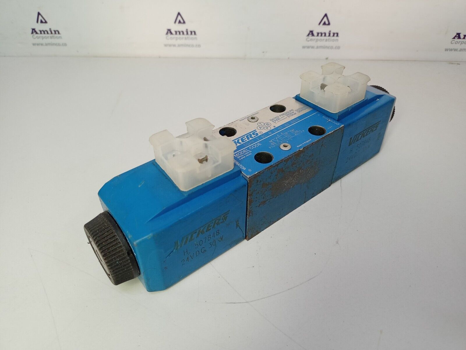 Eaton Vickers DG4V-3-6C-M-U-H7-60 Directional Control valve