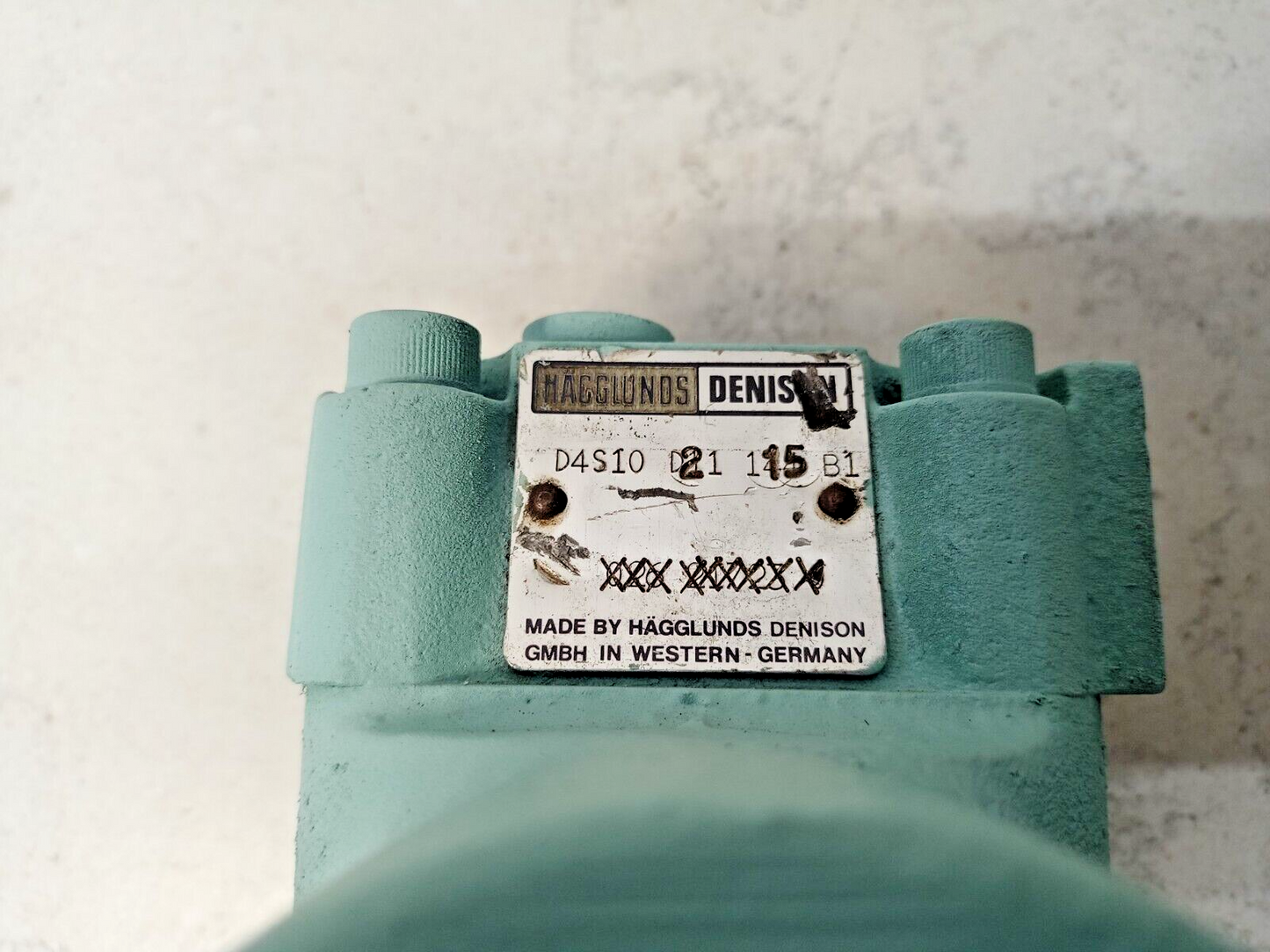 Hagglunds Denison D4S10 D21 115 B1 Directional seat valve