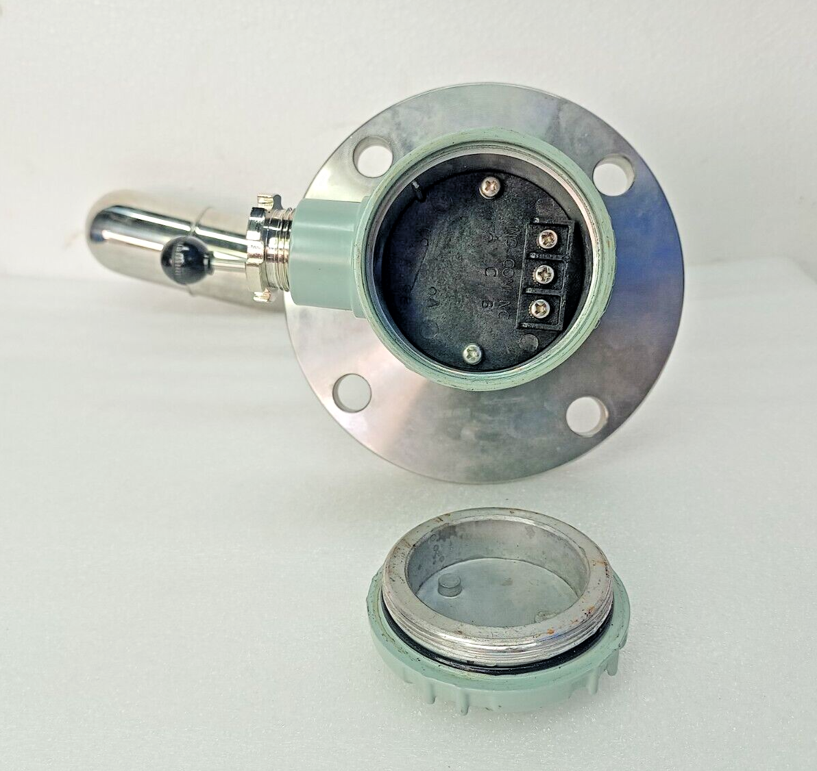 Hanla FMS-2V-WS-T vertical type float level switch SPDT 5A, 250VAC - NEW