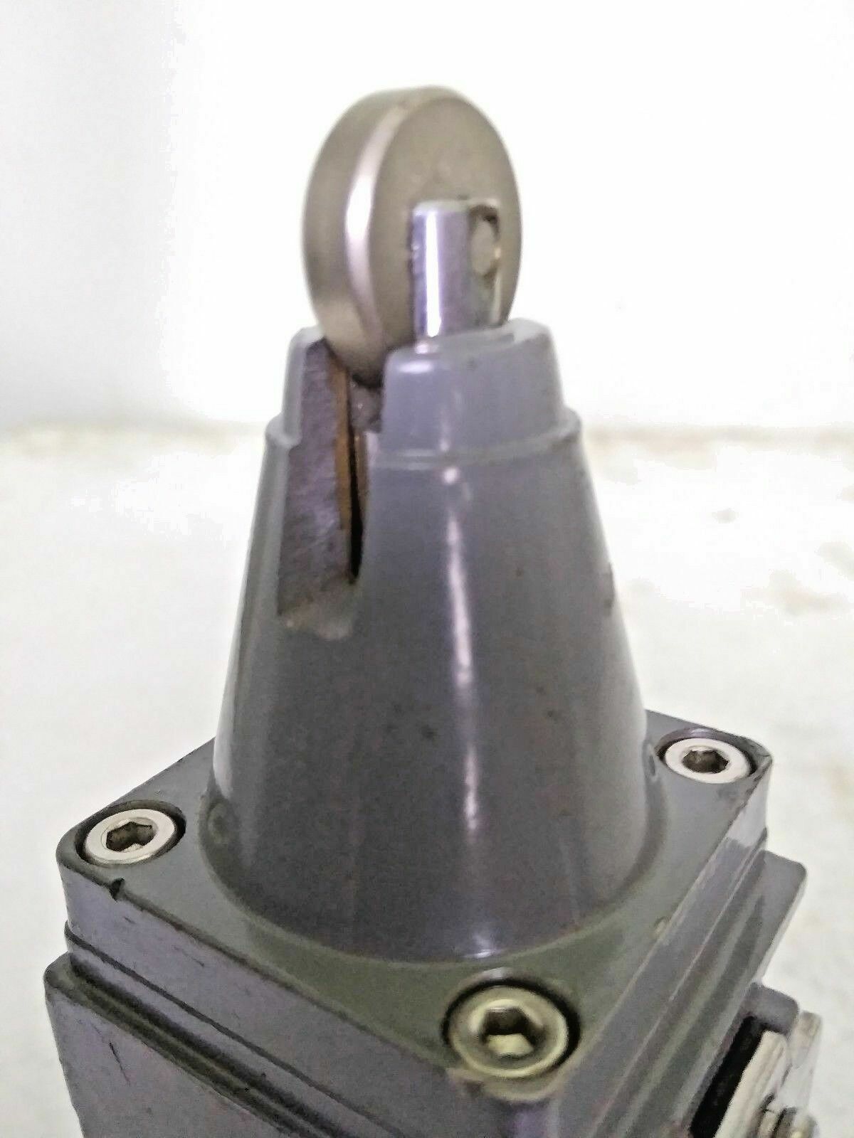 Q-light Limit Switch SLP2130 RP - NEW