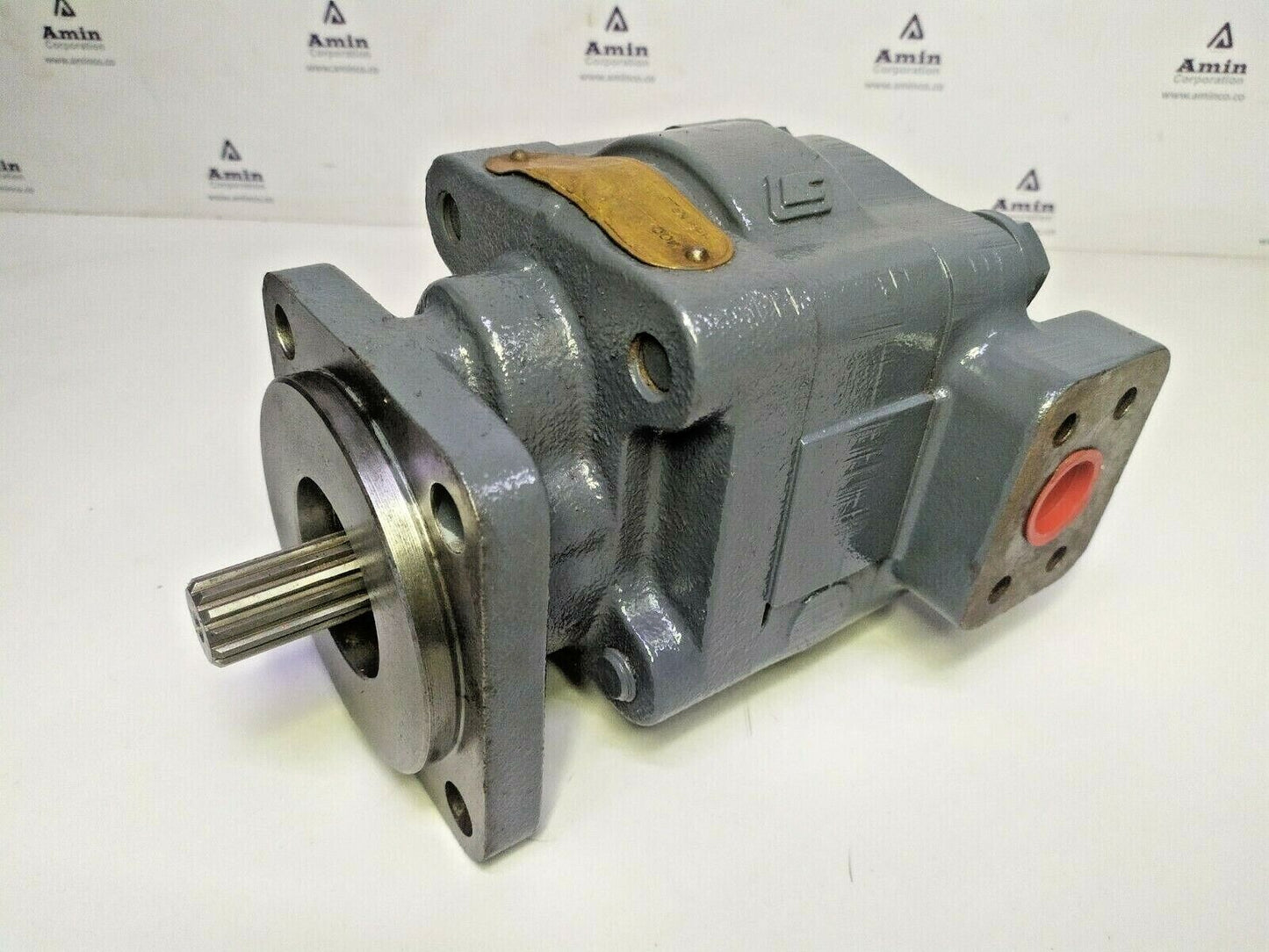 Commercial Hydraulics M-330-40B40F1D Hydraulic Motor
