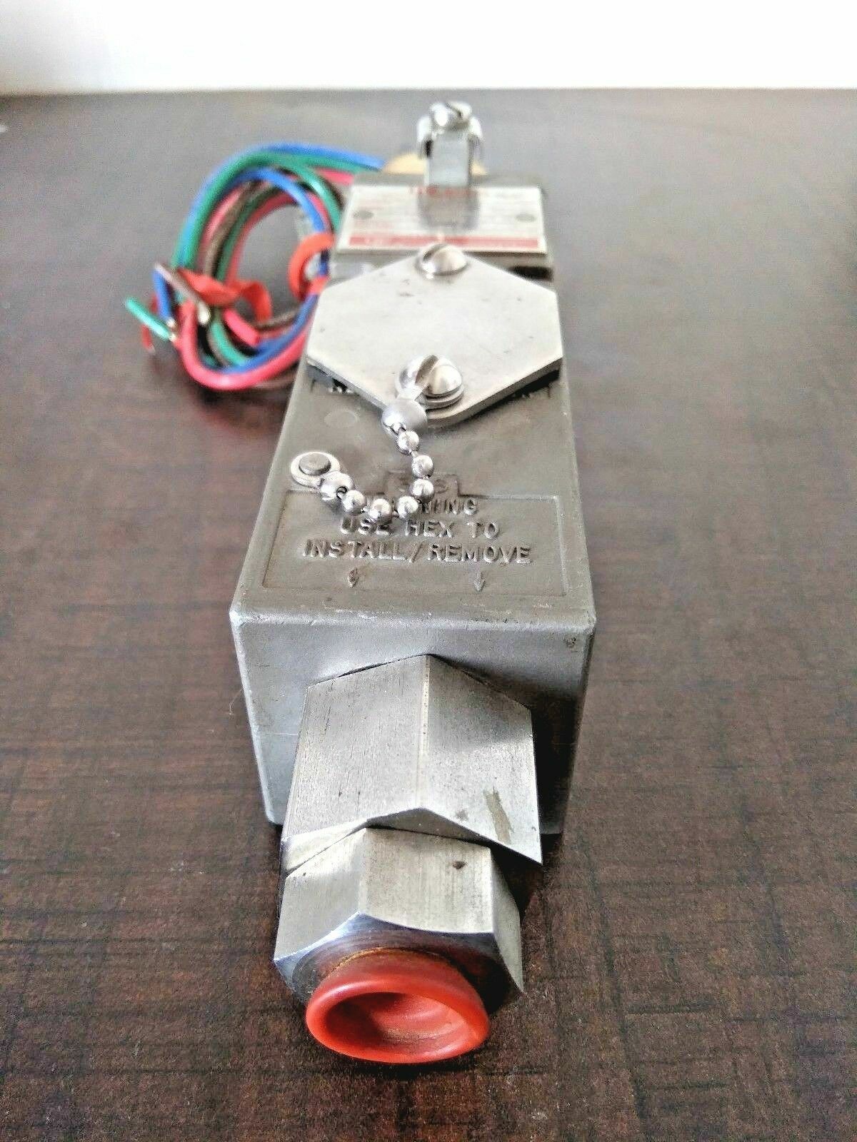 UE Pressure Switch 119 Series Type:H119 Model:358 Range: 15-200 psi NEW