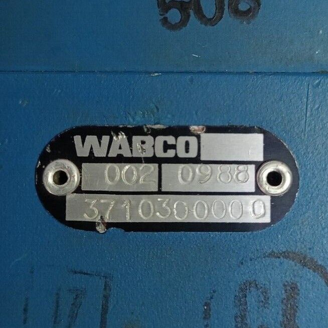 Wabco 3710300000 3/2-way Pneumatic Directional Control Valve - NEW