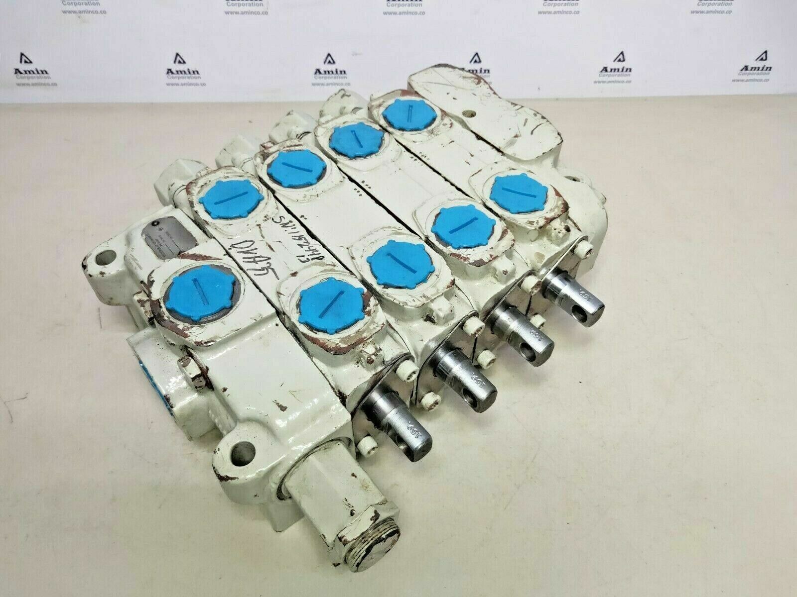 Parker Commercial hydraulics DVA35 Hydraulic control valve S/n: 115244813