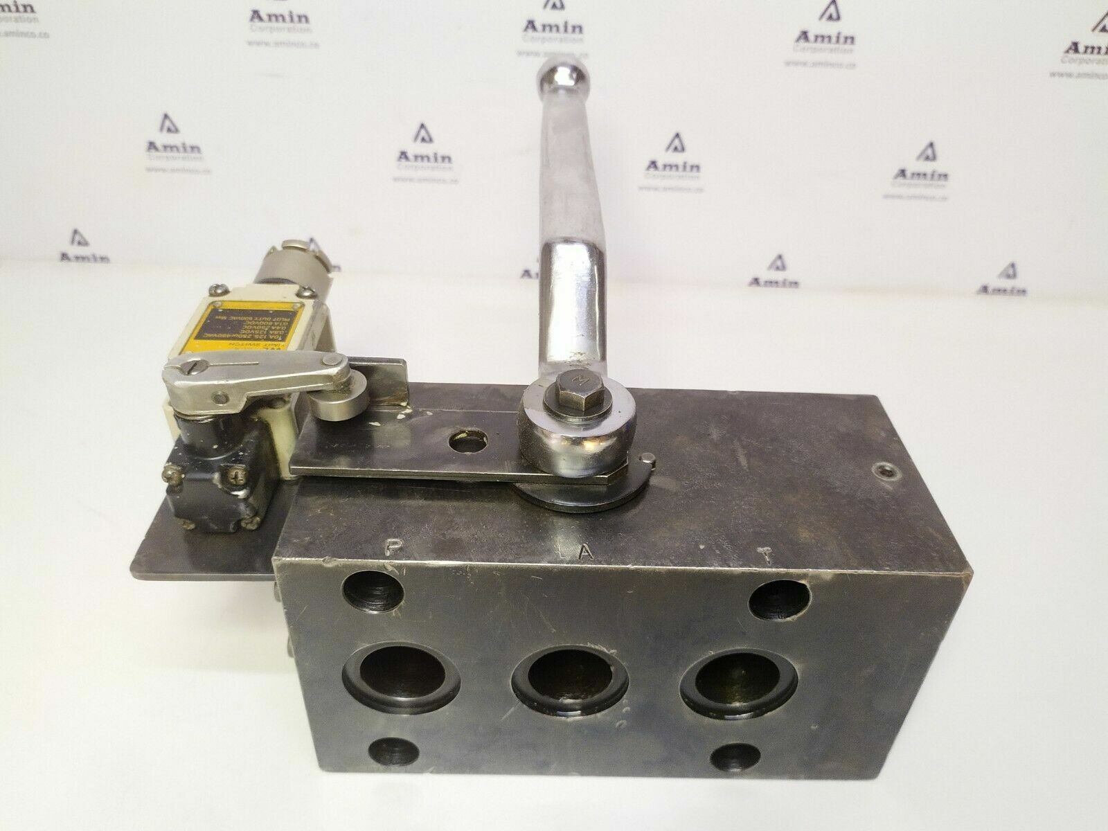 Hirose valve HBV-H-G10-2532-LS with Omron WL GCA2 Limit switch