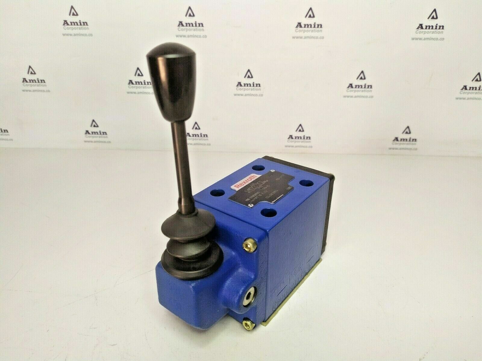 REXROTH 4WMM 10 E31 Directional control valve MNR R900589983 - NEW