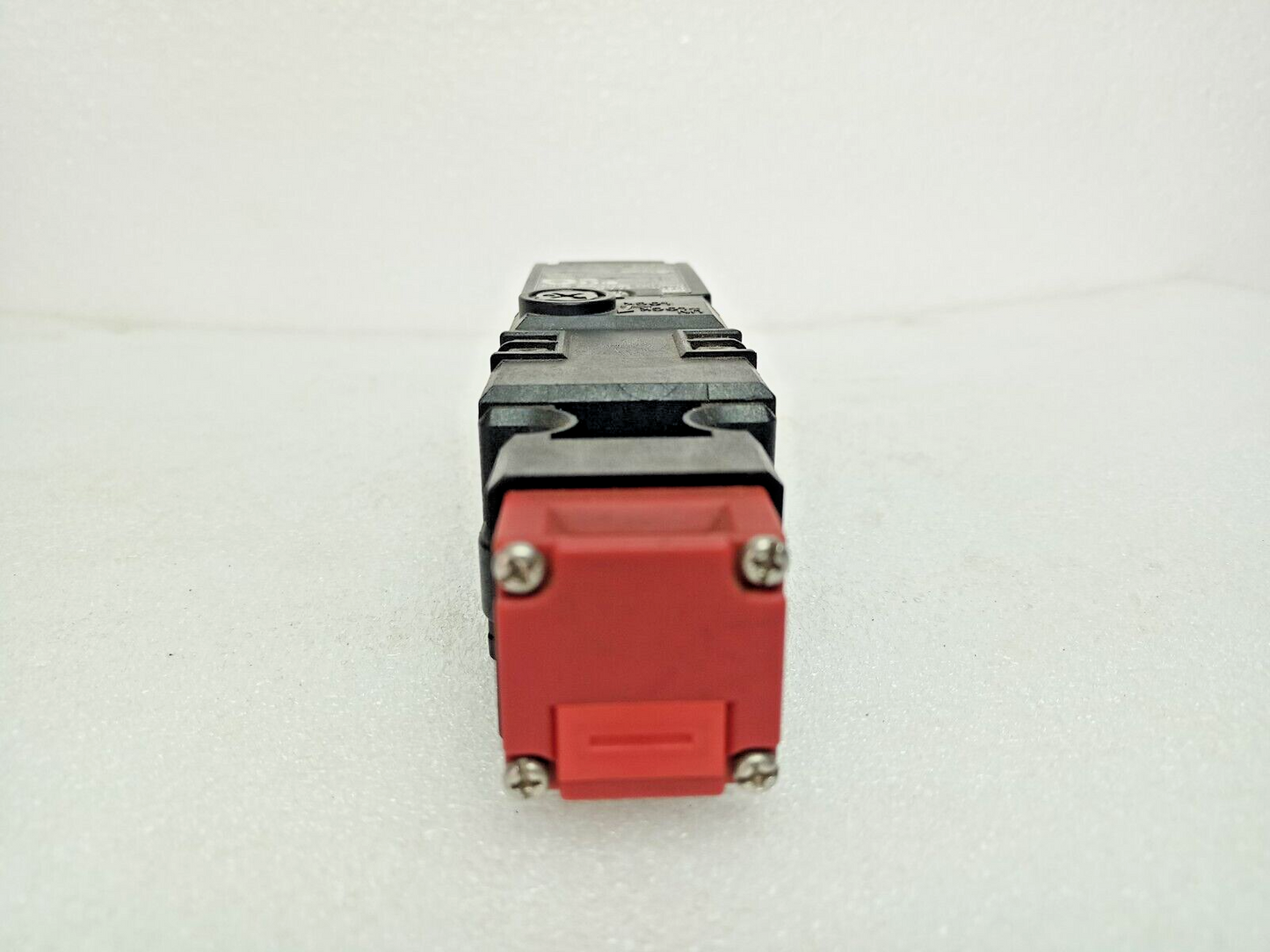 Omron D4GL-2FFA-A4 Guard lock safety-door switch