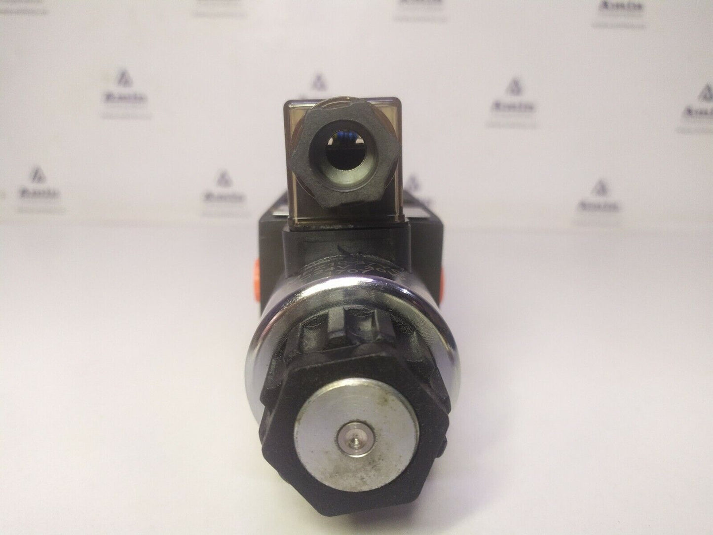 HYE6238-D24 Selector valve 6-way port: 3/8'' BSPP 24VDC Selector valve