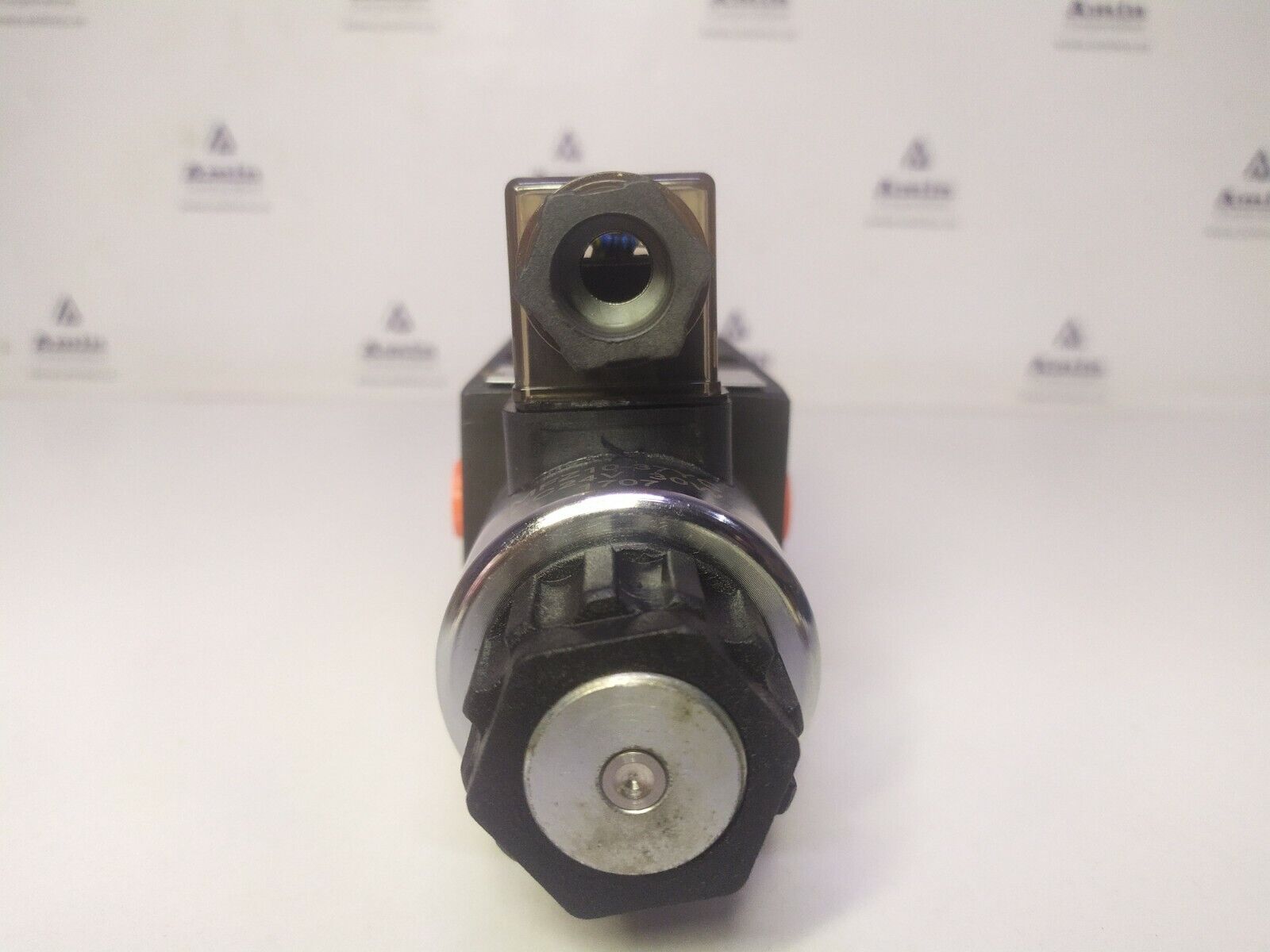 HYE6238-D24 Selector valve 6-way port: 3/8'' BSPP 24VDC Selector valve