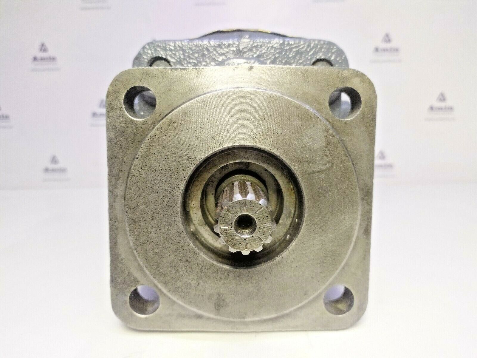 Commercial Hydraulics M-330-40B40F1D Hydraulic Motor