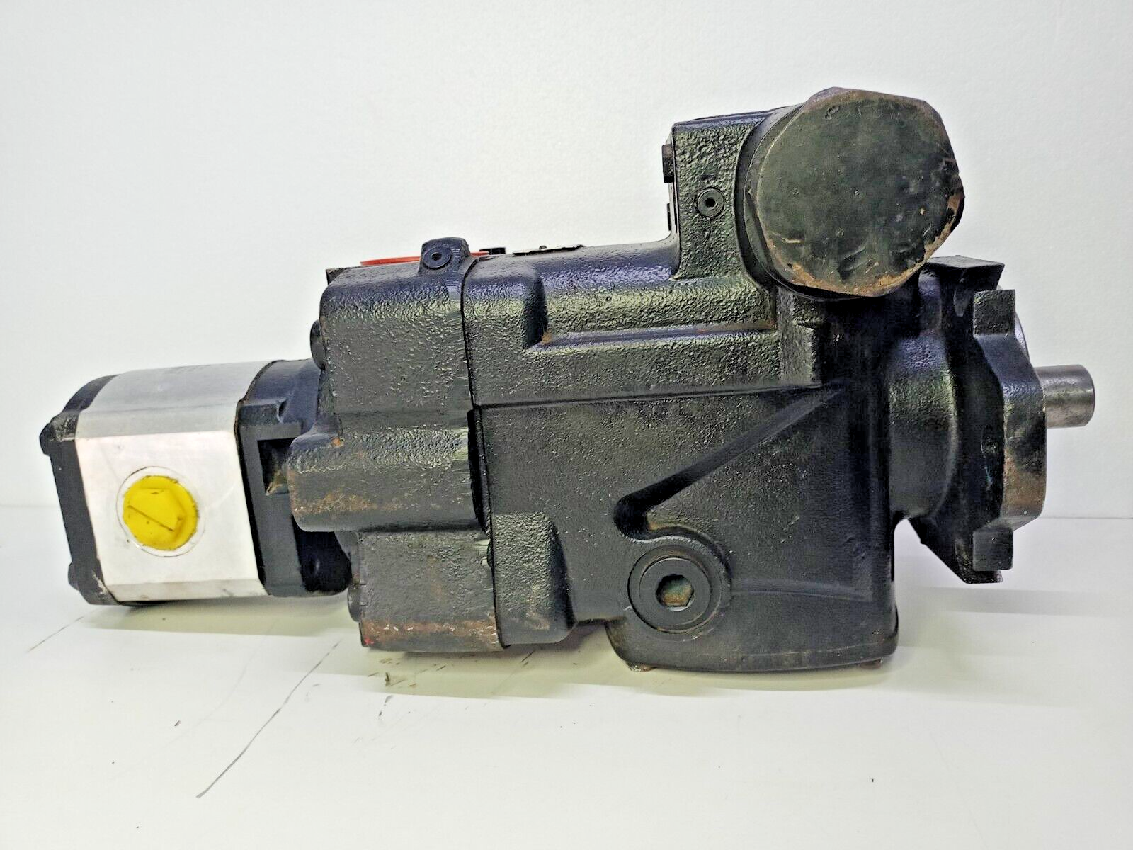 Oilgear PVM-098-A2UB-LDFY-P-1NNSN-AN-20-154 with Haldex 250702-005